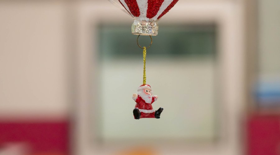 Décoration de Noël aux Soins intensifs pédiatriques