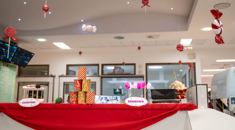 Décoration de Noël aux Soins intensifs pédiatriques