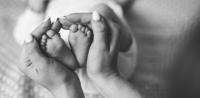 photo de pieds de bébé